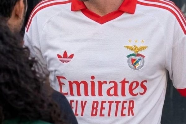 Aursnes Apresenta o Novo Equipamento Alternativo do Benfica - Terceiro Anel