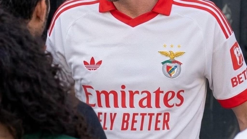 Aursnes Apresenta o Novo Equipamento Alternativo do Benfica - Terceiro Anel