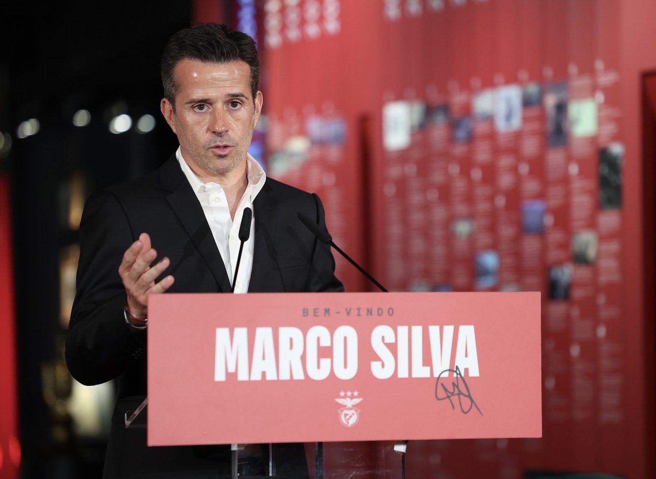 Benfica apresenta equipa técnica completa de Marco Silva - Terceiro Anel