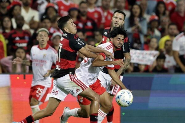 Benfica Sofre na Estreia com Derrota Frente ao Flamengo - Terceiro Anel