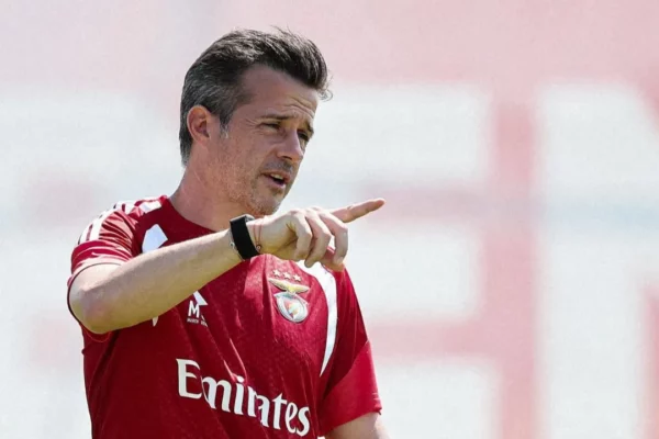 Benfica arranca pré-época com empate e estreia de Marco Silva <br>No primeiro confronto da pré-época, o Benfica empatou 2-2. - Terceiro Anel