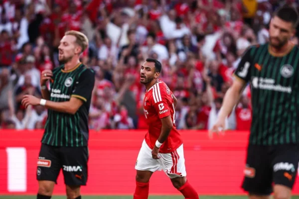 Benfica enfrenta Hearts na Liga Europa por lugar no play-off - Terceiro Anel