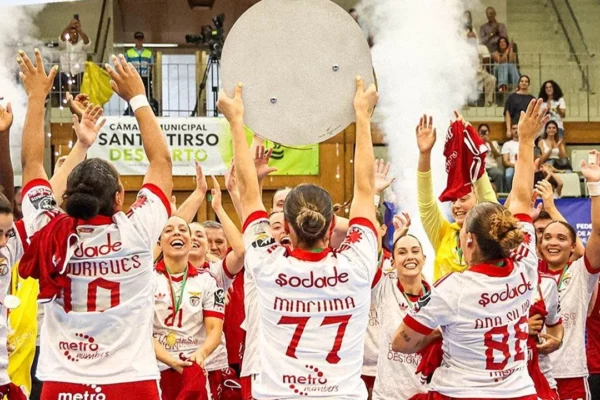 Benfica Conquista Supertaça de Andebol Feminino pela Sexta Vez - Terceiro Anel