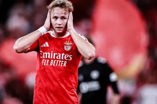 Benfica em Apuros para Segurar Schjelderup - Terceiro Anel