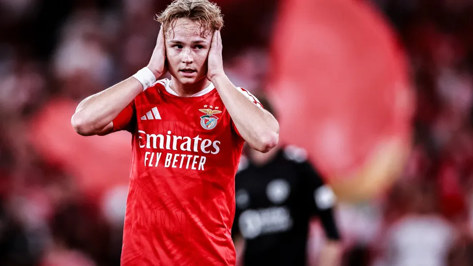 Benfica em Apuros para Segurar Schjelderup - Terceiro Anel