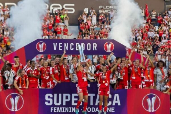 Benfica Triunfa Sobre FC Porto na Supertaça Feminina com Goleada - Terceiro Anel