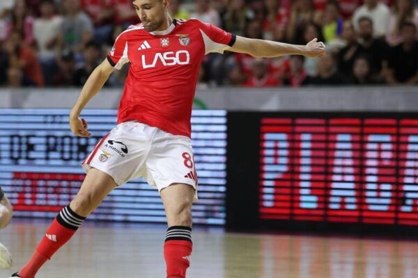 Jogo Intenso na Supertaça de Futsal Masculino Termina en Derrota - Terceiro Anel