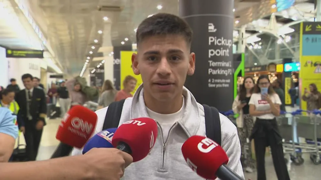 Echeverri aterra em Lisboa com a ambição de triunfar no Benfica - Terceiro Anel