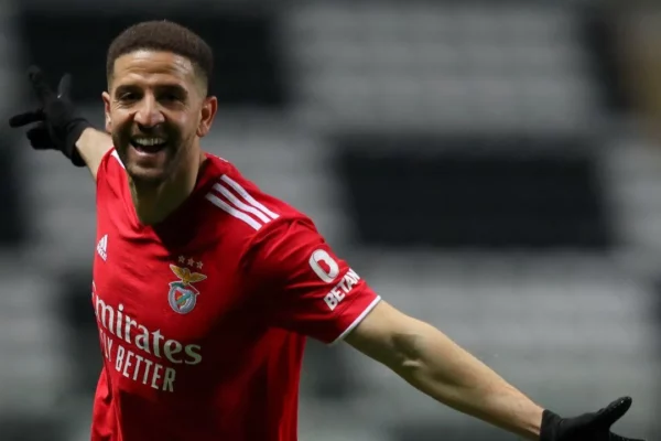 Ex-jogador do Benfica, Taarabt anuncia fim da carreira - Terceiro Anel
