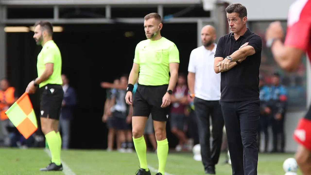 Marco Silva fala em "energia positiva" e comenta lesão de Alexander Bah - Terceiro Anel